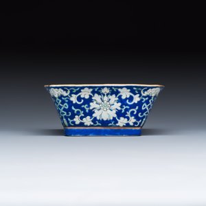 A Chinese polychrome-enamelled nine-piece sweetmeat set in a gilt-lacquered box — photo 8