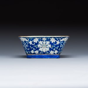 A Chinese polychrome-enamelled nine-piece sweetmeat set in a gilt-lacquered box — photo 10