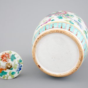 A Chinese polychrome ginger jar and cover with a phoenix, 19th C. — 照片 6