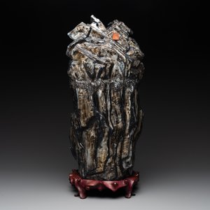 A Chinese polychrome-glazed group with Vanavasin, Qianlong mark, 19th C. — photo 4