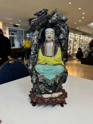 A Chinese polychrome-glazed group with Vanavasin, Qianlong mark, 19th C. — photo 11