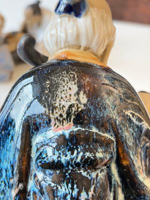 A Chinese polychrome-glazed Shiwan stoneware figure of Tudigong, a 'Shoulao' group and a 'Go Players' group, China marks, 19/20th C. — foto 20