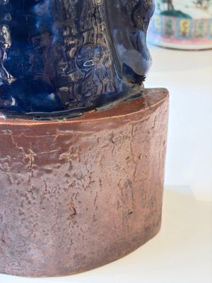 A Chinese polychrome-glazed Shiwan stoneware figure of Tudigong, a 'Shoulao' group and a 'Go Players' group, China marks, 19/20th C. — foto 39