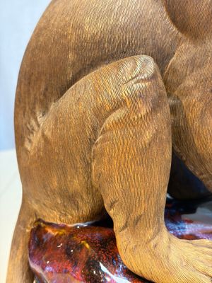 A Chinese polychrome-glazed Shiwan stoneware 'Monkey and Peach' group, signed, 20th C. — photo 7