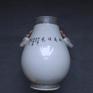 A Chinese polychrome hu vase with birds, signed Cheng Yiting (1885-1948), dated 1936 — photo 11
