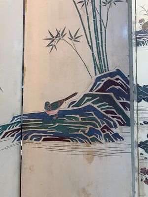 A Chinese polychrome lacquered wooden eight-panel folding screen with a pond scene, 19/20th C. — photo 18