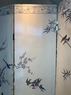 A Chinese polychrome lacquered wooden eight-panel folding screen with a pond scene, 19/20th C. — photo 20