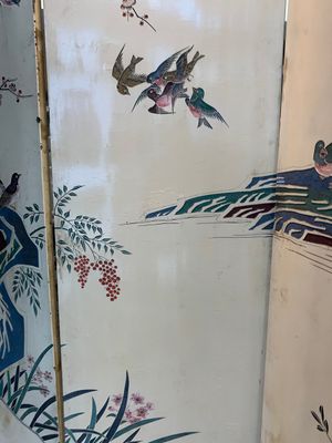 A Chinese polychrome lacquered wooden eight-panel folding screen with a pond scene, 19/20th C. — photo 21