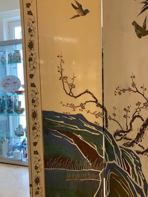 A Chinese polychrome lacquered wooden eight-panel folding screen with a pond scene, 19/20th C. — photo 27
