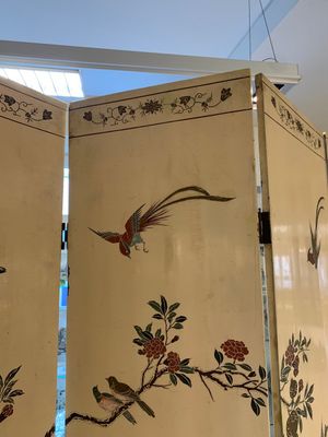 A Chinese polychrome lacquered wooden eight-panel folding screen with a pond scene, 19/20th C. — photo 41