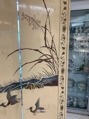 A Chinese polychrome lacquered wooden eight-panel folding screen with a pond scene, 19/20th C. — photo 48