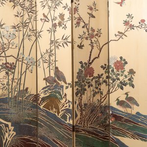 A Chinese polychrome lacquered wooden eight-panel folding screen with a pond scene, 19/20th C. — photo 16