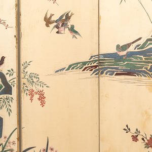 A Chinese polychrome lacquered wooden eight-panel folding screen with a pond scene, 19/20th C. — photo 6