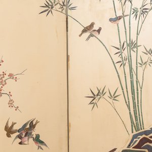 A Chinese polychrome lacquered wooden eight-panel folding screen with a pond scene, 19/20th C. — photo 8