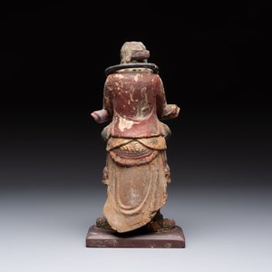 A Chinese polychrome lacquered wooden sculpture of Weituo, 17/18th C. — foto 4