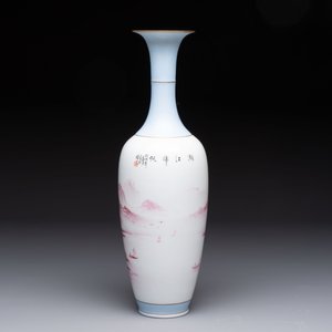 A Chinese polychrome 'landscape' eggshell vase, signed Liu Huan 劉煥, Jing De Zhen Zhi 景德鎮制 mark, dated 2006 — foto 3