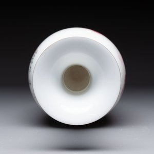 A Chinese polychrome 'landscape' eggshell vase, signed Liu Huan 劉煥, Jing De Zhen Zhi 景德鎮制 mark, dated 2006 — foto 5
