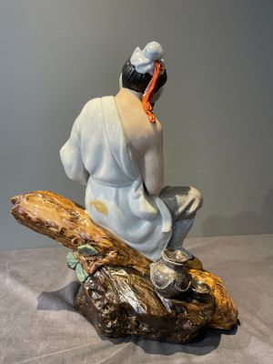 A Chinese polychrome sculpture of a lumberjack, Jingdezheng mark, 20th C. — 照片 8