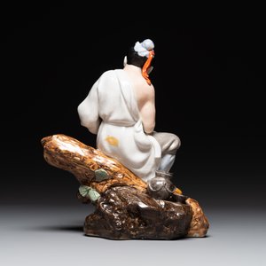 A Chinese polychrome sculpture of a lumberjack, Jingdezheng mark, 20th C. — 照片 4