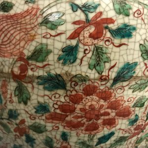 A Chinese polychrome Swatow jar with Buddhist lions among peony scrolls, Ming — photo 14