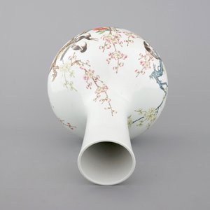 A Chinese polychrome tianqu ping bottle vase decorated with birds on a branch, 19th C. — 照片 6
