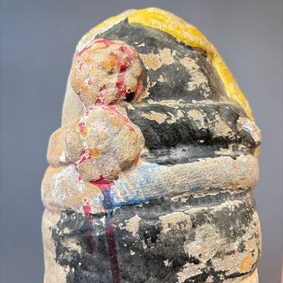 A Chinese polychromed carved stone head on a stand — photo 7