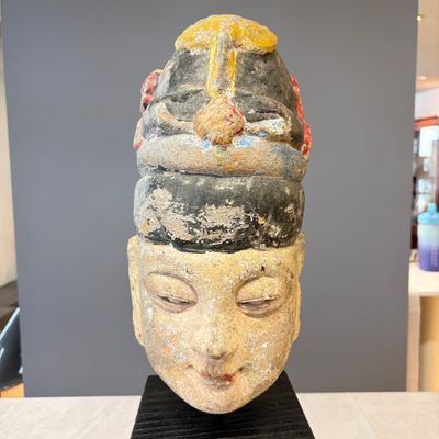 A Chinese polychromed carved stone head on a stand — photo 2