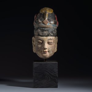 A Chinese polychromed carved stone head on a stand — photo 2