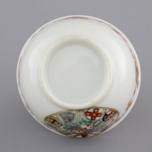 A Chinese porcelain armorial cup and saucer with Van Reverhorst coat of arms, Qianlong, ca. 1745 — photo 5
