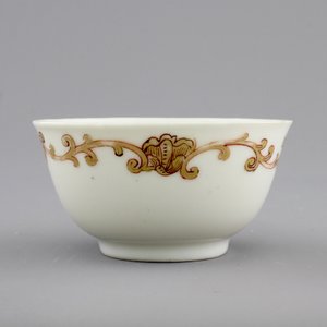 A Chinese porcelain armorial cup and saucer with Van Reverhorst coat of arms, Qianlong, ca. 1745 — photo 8