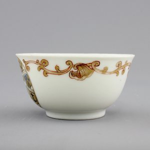 A Chinese porcelain armorial cup and saucer with Van Reverhorst coat of arms, Qianlong, ca. 1745 — photo 9