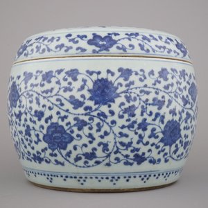 Blauw en witte cilindervormige kom met deksel in Chinees porselein met lotusversiering, 19e-20e eeuw — foto 2