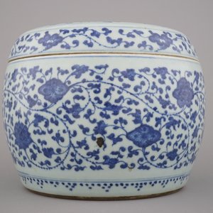 Blauw en witte cilindervormige kom met deksel in Chinees porselein met lotusversiering, 19e-20e eeuw — foto 3