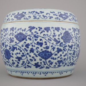 Blauw en witte cilindervormige kom met deksel in Chinees porselein met lotusversiering, 19e-20e eeuw — foto 5