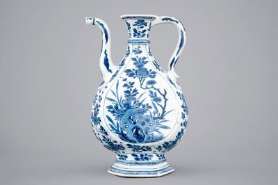 Une aiguière en porcelaine de Chine pour le marché islamique, Kangxi, ca. 1700