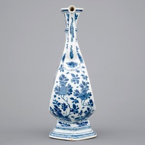 A Chinese porcelain blue and white ewer for the Islamic market, Kangxi, ca. 1700 — photo 4