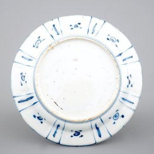Une assiette en porcelaine de Chine de type "kraak", époque Wan-Li, Dynastie Ming — photo 2