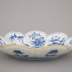 A Chinese porcelain blue and white lotus-shaped plate, Kangxi, ca. 1700 — photo 5