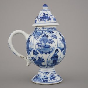 A Chinese porcelain blue and white mustard pot, Kangxi, ca. 1700 — 照片 2