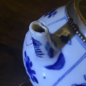 A Chinese porcelain blue and white teapot, silver-mounted, Kangxi, ca. 1700 — photo 11
