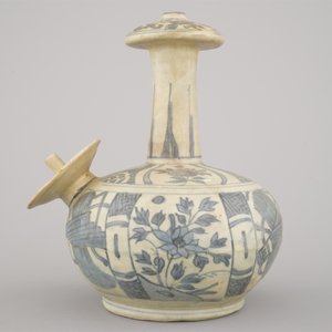 A Chinese porcelain blue and white Wan-Li Hatcher Cargo kendi, ca. 1643 — photo 4