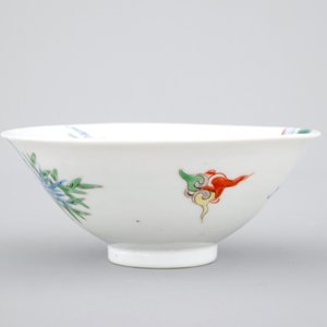 A Chinese porcelain doucai phoenix bowl, 19th C — photo 3