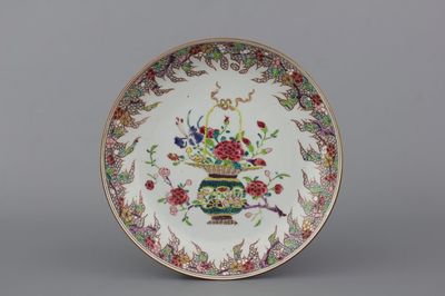 A Chinese porcelain famille rose plate, Yongzheng, 18th C.