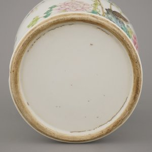 A Chinese porcelain famille rose quail vase, Guangxu, 19th C. — 照片 6