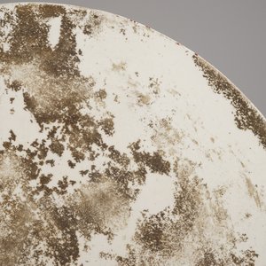 A Chinese porcelain famille rose round tile plaque with an erotical scene, 19th C. — photo 5