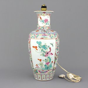 A Chinese porcelain famille rose vase with floral sprigs and butterflies, mounted as lamp, 19th C. — 照片 1