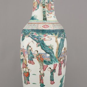 A Chinese porcelain famille rose vase with immortals, 19th C. — photo 8