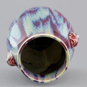 A Chinese porcelain flambe hu-shaped vase with elephant handles, 19/20th C. — 照片 6