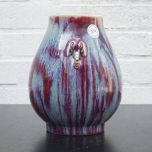 A Chinese porcelain flambe hu-shaped vase with elephant handles, 19/20th C. — 照片 8