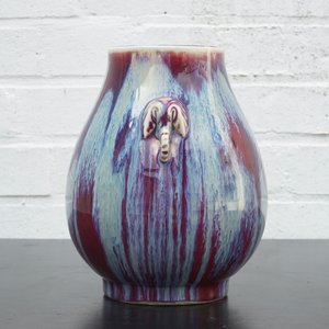 A Chinese porcelain flambe hu-shaped vase with elephant handles, 19/20th C. — 照片 10